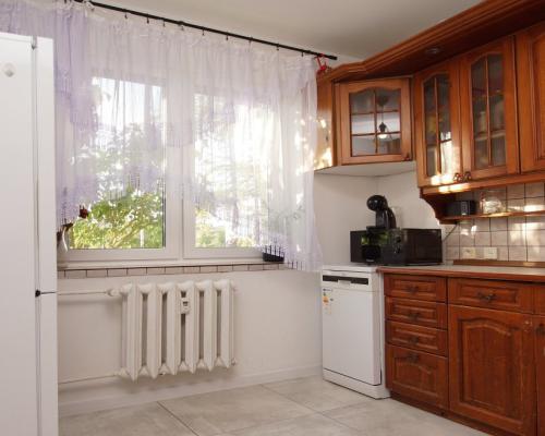 Przestronne mieszkanie w zielonej okolicy.