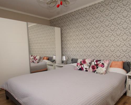 2 pokoje, z miejscem parkingowym