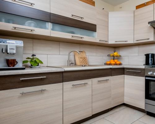 Zadbane 2 pokoje z dużym balkonem