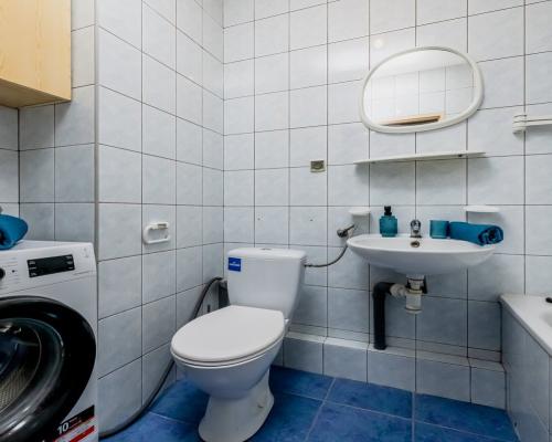 Zadbane 2 pokoje z dużym balkonem