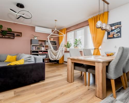 3 pokojowe  dwustronne mieszkanie z garażem