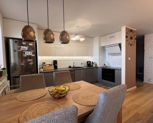 3 pokojowe  dwustronne mieszkanie z garażem