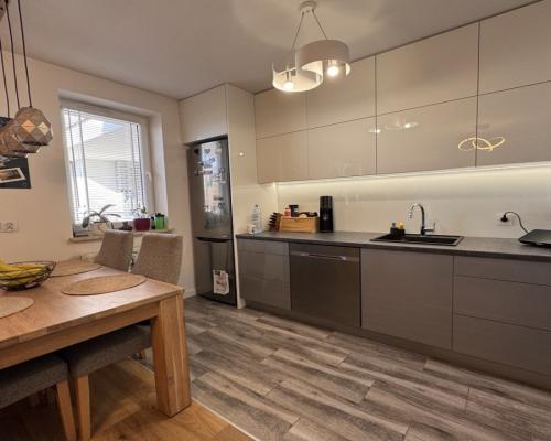 3 pokojowe  dwustronne mieszkanie z garażem