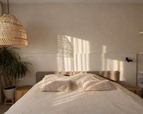 Trzy pokoje, do wejścia, nowy blok.