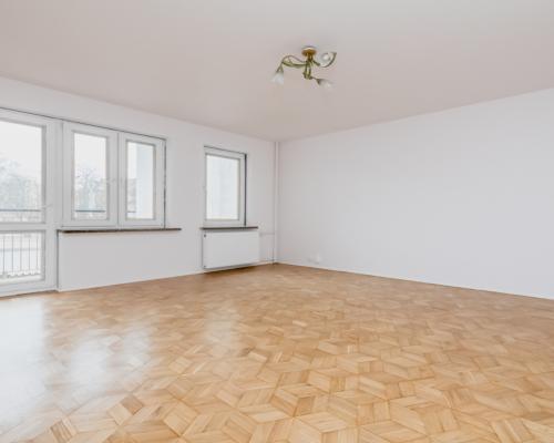 Wysoki parter z balkonem