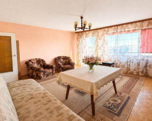 3 pokoje | 62,9 m² | balkon | do remontu | widok