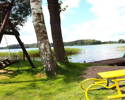 Działka nad jeziorem Serwy