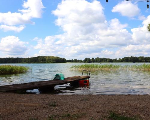 Działka nad jeziorem Serwy