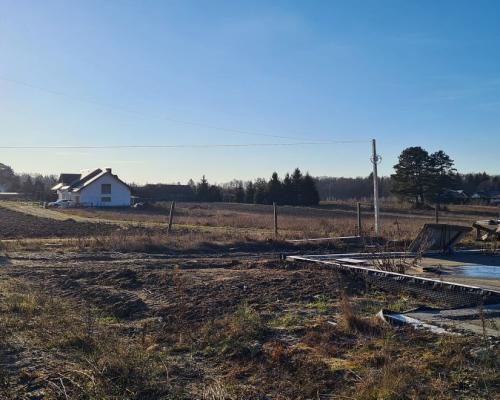 Działka 1000 m2, rozpoczęta inwestycja