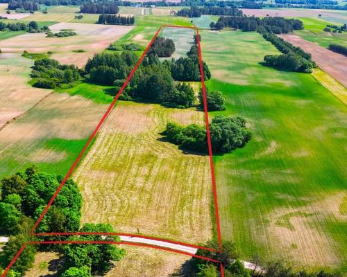 Działka nad jeziorem