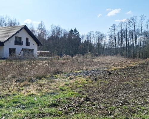 Solniczki. Działka budowlana pod lasem.