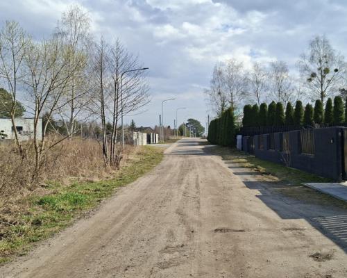 Solniczki. Działka budowlana pod lasem.