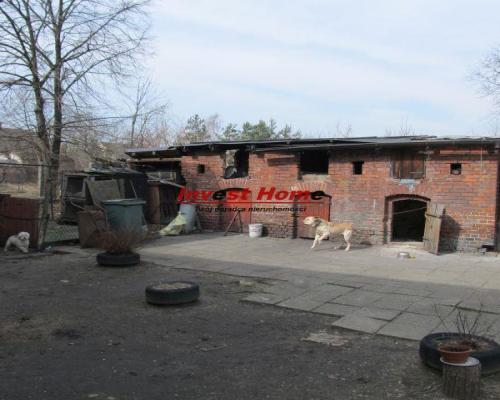 Duży dom do remontu.