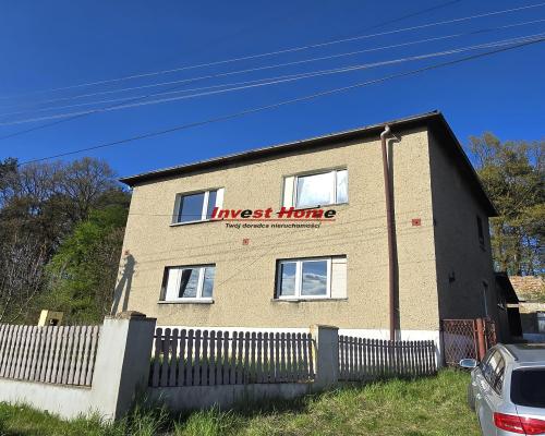 Dom do remontu z lasem.