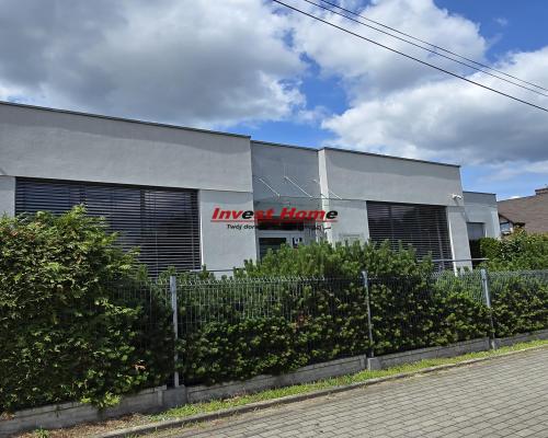 Budynek (klinika oraz dom) w dobrej lokalizacji.