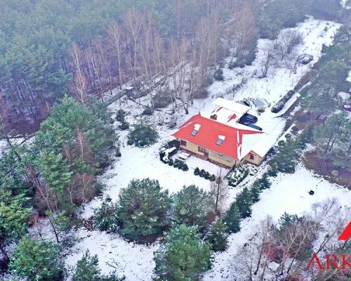 Arkadia Nieruchomości oferuje na sprzedaż Dom z potencjałem położony na przepięknej działce w miejscowości Adaminowo    Je