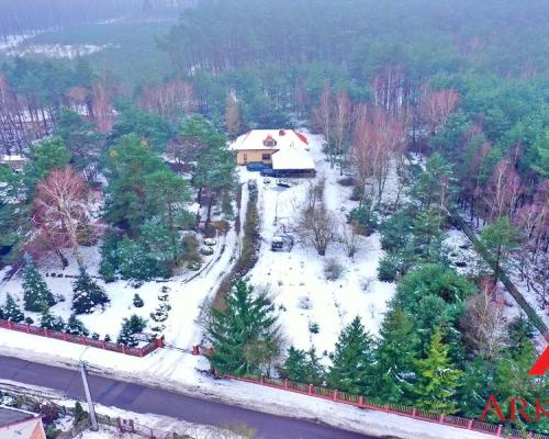 Arkadia Nieruchomości oferuje na sprzedaż Dom z potencjałem położony na przepięknej działce w miejscowości Adaminowo    Je