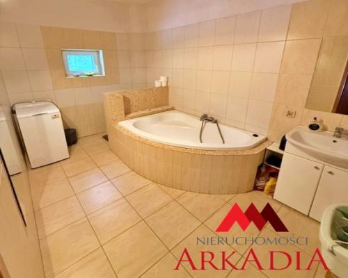 Arkadia Nieruchomości oferuje na sprzedaż Dom z potencjałem położony na przepięknej działce w miejscowości Adaminowo    Je