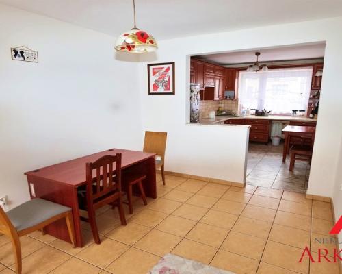 DOM SZEREGOWY OSIEDLE POŁUDNIE UL. ŻRÓDLANA