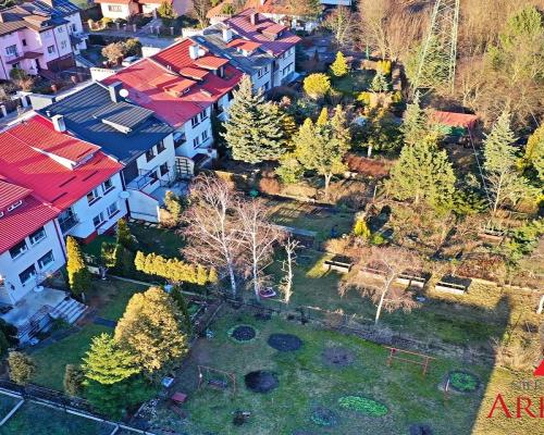 DOM SZEREGOWY OSIEDLE POŁUDNIE UL. ŻRÓDLANA