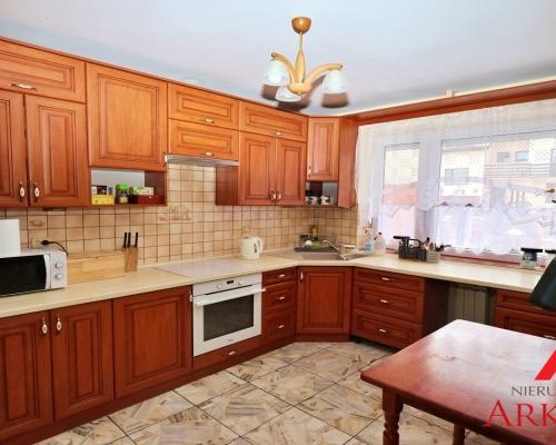 DOM SZEREGOWY OSIEDLE POŁUDNIE UL. ŻRÓDLANA