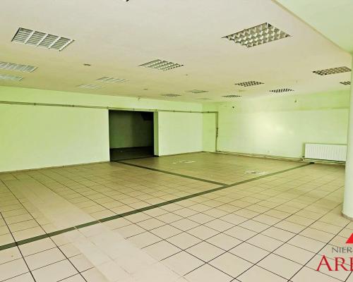 Lokal usługowy ,500 m2 w Centrum z parkingiem