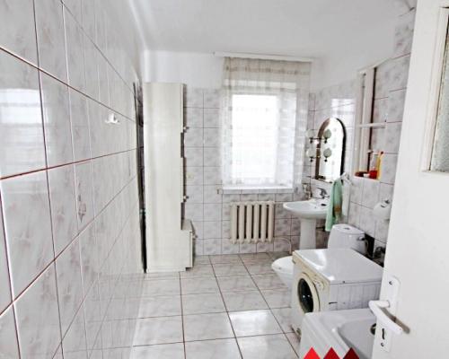 Na sprzedaż przestronne mieszkanie z garażem!