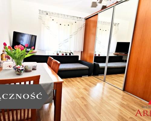 Arkadia Nieruchomości oferuje na sprzedaż przytulne, 3 -pokojowe mieszkanie położone na pierwszym  piętrze w kamienicy w Centru