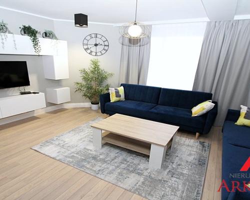 Prezentujemy wyjątkową ofertę wynajmu przestronnego mieszkania trzypokojowego o powierzchni około 70 m², oferowanego przez