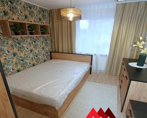 Prezentujemy wyjątkową ofertę wynajmu przestronnego mieszkania trzypokojowego o powierzchni około 70 m², oferowanego przez