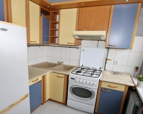 Do wynajęcia przytulne 2-pokojowe mieszkanie o powierzchni 38 m² , położone na  4. piętrze  w bloku na  osiedlu Kazimierza