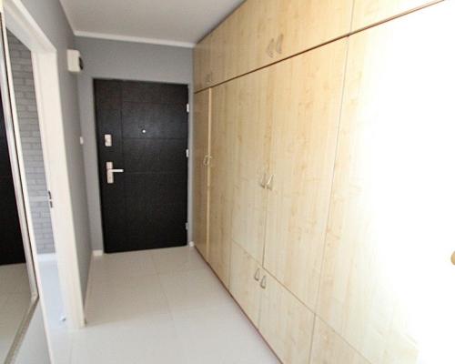 Do wynajęcia przytulne 2-pokojowe mieszkanie o powierzchni 38 m² , położone na  4. piętrze  w bloku na  osiedlu Kazimierza