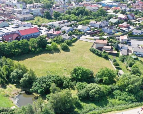 działka inwestycyjna Lipno z budynkiem