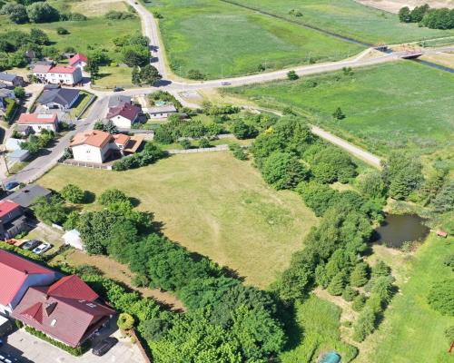 działka inwestycyjna Lipno z budynkiem