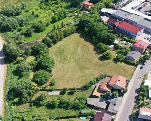 działka inwestycyjna Lipno z budynkiem