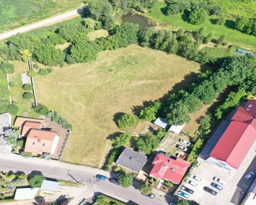 działka inwestycyjna Lipno z budynkiem