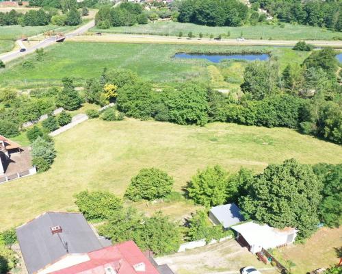 działka inwestycyjna Lipno z budynkiem