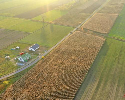 Arkadia Nieruchomości prezentuje wyjątkową działkę w Lubaniu - idealną inwestycję pod zabudowę mieszkaniową!   LINK DO PREZE