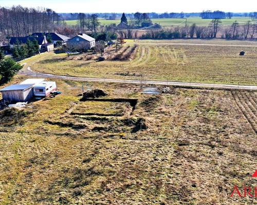Arkadia Nieruchomości  oferuje na sprzedaż  niezabudowaną nieruchomość gruntową , położoną w  województwie kujawsko-pomorskim ,