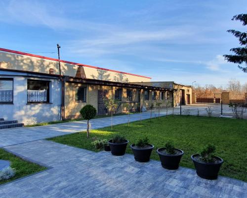 Polesie - dom z warsztatem samochodowym