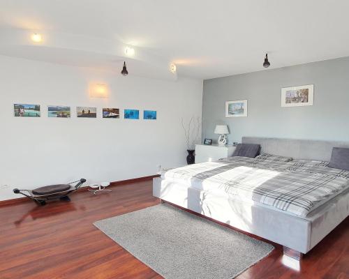 Polesie - dom z warsztatem samochodowym