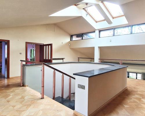 Bałuty / Marysin - na sprzedaż dom o pow. 1400 m2