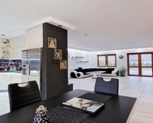 Nowosolna - dom jednorodzinny 178 m2 4 pok. garaż