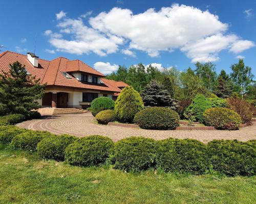 Ksawerów - dom do wynajęcia, garaż na 2 auta