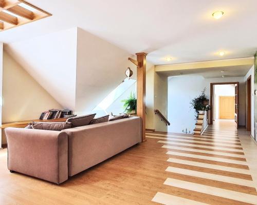 Ksawerów - dom do wynajęcia, garaż na 2 auta