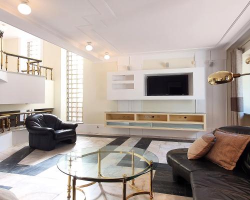 Julianów - do wynajęcia dom 300 m2 dwa garaże