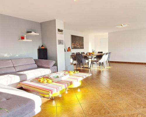 Polesie - dom z warsztatem samochodowym