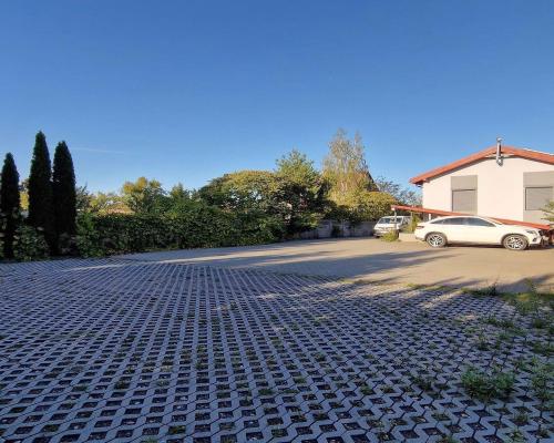 Widzew - budynek biurowy z pow. prod. - magazynową