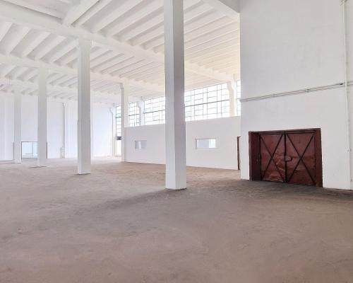 Teofilów - pow. magazynowo - biurowa 512 m2