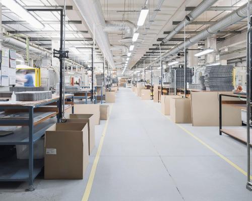 Teofilów - hala 5640 m2 z biurami 470 m2, parter